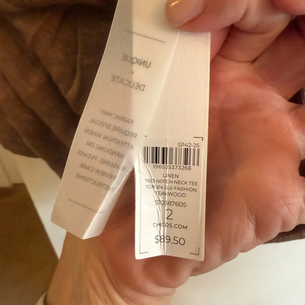 Chico's NWT pintucked Linen Notched-Neck blouse sz l - Picture 6 of 7
